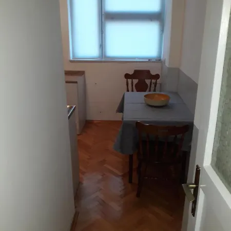 Apartman Kaca *